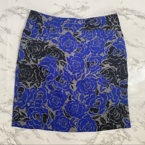 Banana Republic Royal Blue Floral Skirt - Picture 2 of 5